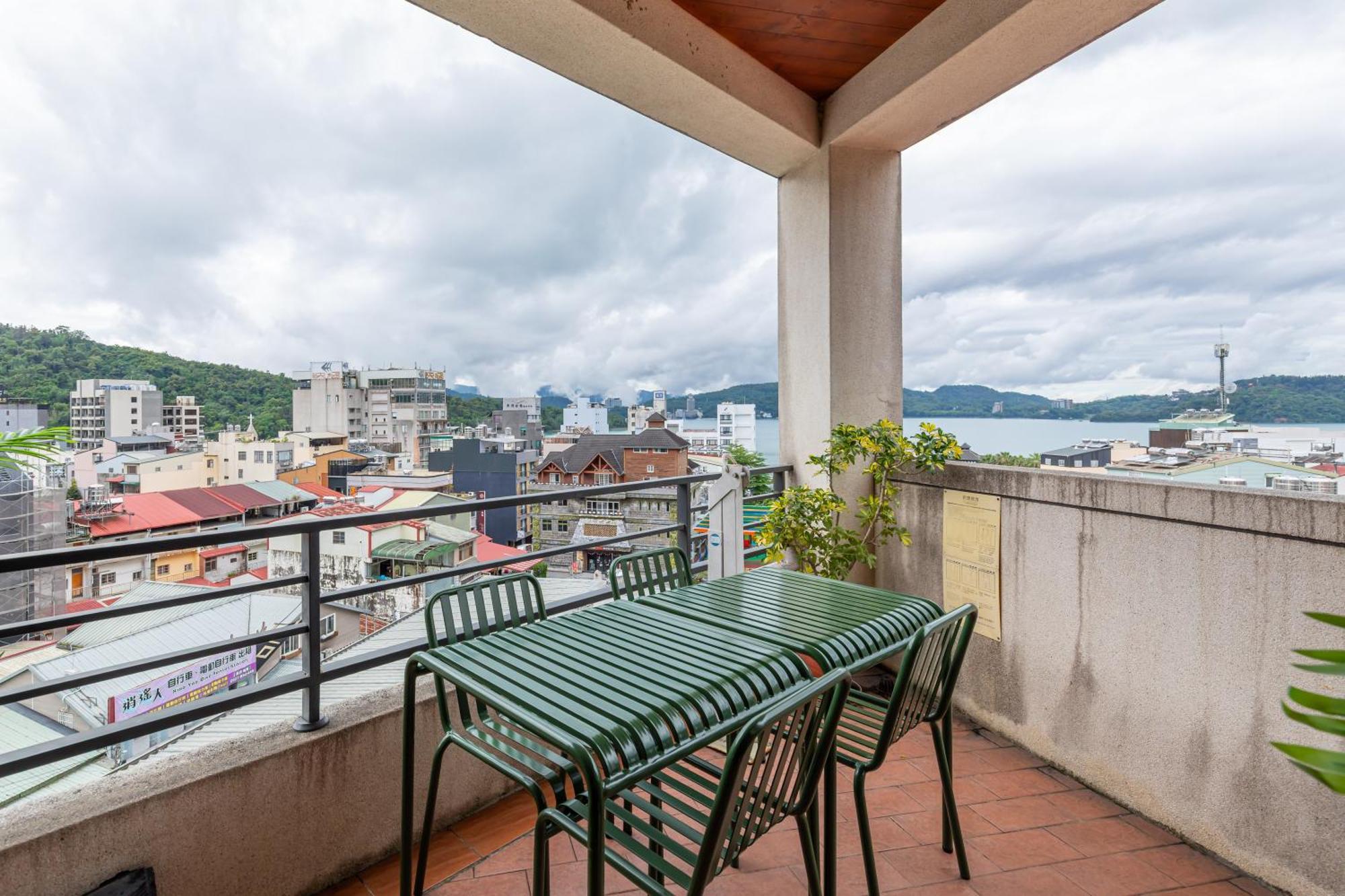 Sun Moon Lake Itathao Vacation Inn With Elevator Yuchi Extérieur photo