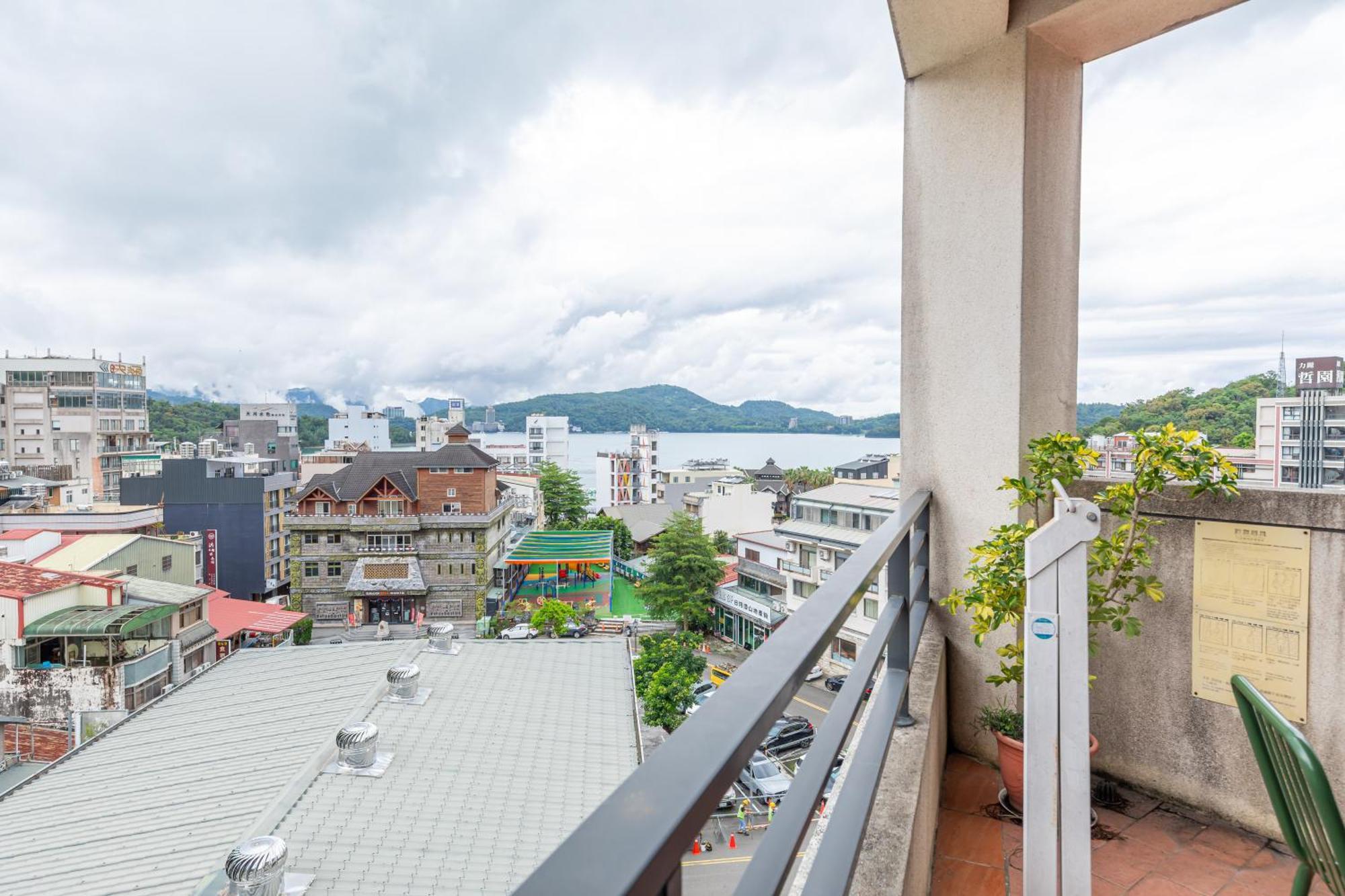 Sun Moon Lake Itathao Vacation Inn With Elevator Yuchi Extérieur photo