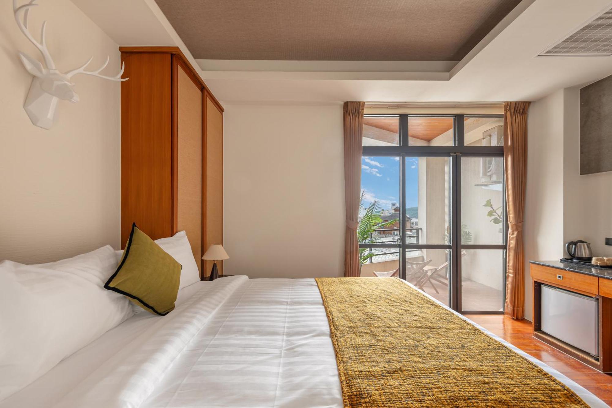Sun Moon Lake Itathao Vacation Inn With Elevator Yuchi Extérieur photo